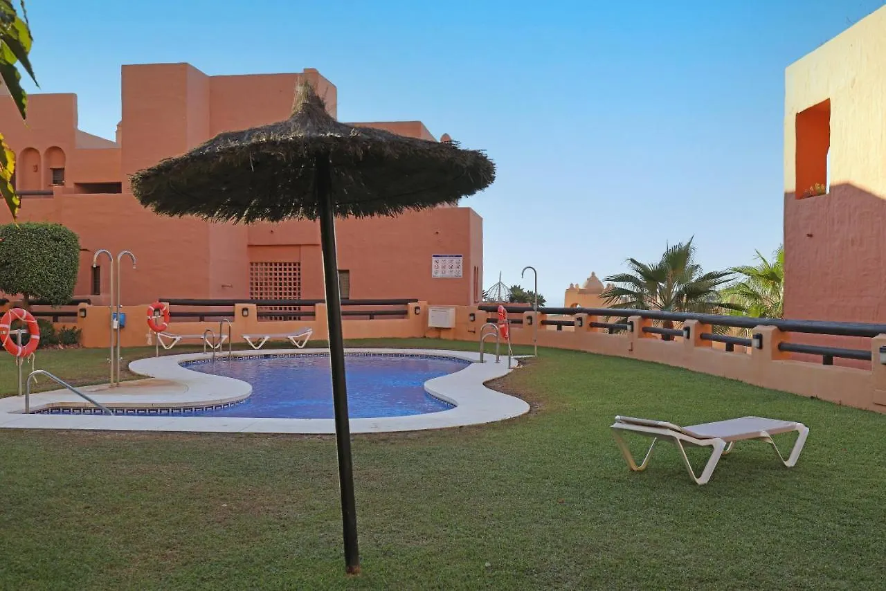 Superb 2-Bed Apartment In Duquesa Manilva Spanje